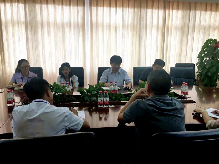 1002座谈会现场。。。。。。李梅凤摄.jpg