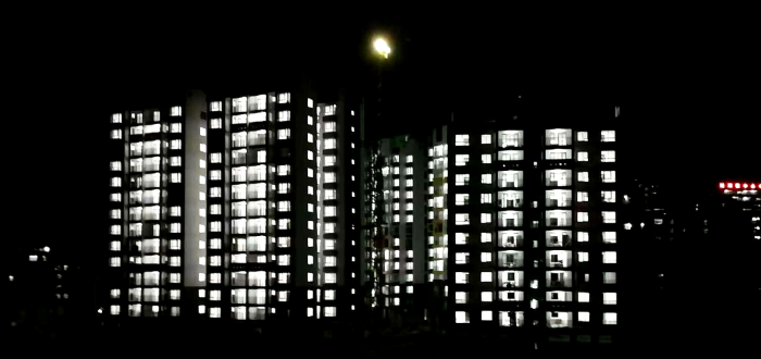 东兰县移民安顿小区(EPC)项目夜景。。。。。李乐 摄.png