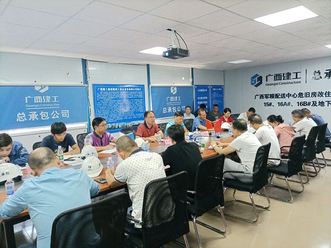 聚会现场。。。。。。。。梁观德 摄（修图）.jpg