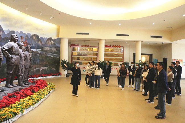 旅行现场。。。。。。。。张钊林 摄（修图）.jpg